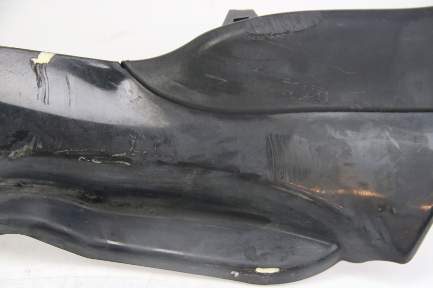 photo de LINKER UNTERE SEITENVERKLEIDUNG PIAGGIO MP3 125 (2006 - 2014) - Zoom auf Gebrauchszustand