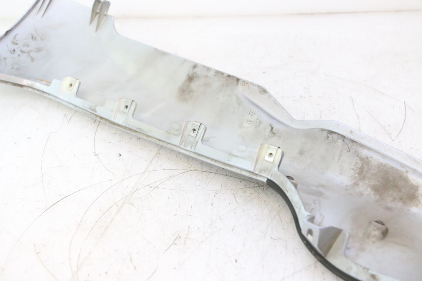 photo de LINKER UNTERE SEITENVERKLEIDUNG PIAGGIO MP3 125 (2006 - 2014) - Oberflächenzustand und Material