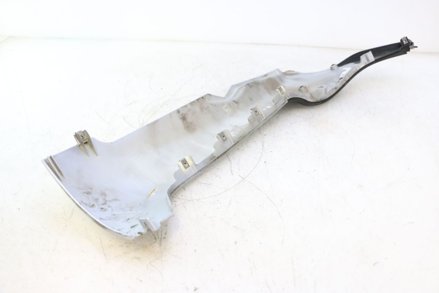 photo de LINKER UNTERE SEITENVERKLEIDUNG PIAGGIO MP3 125 (2006 - 2014) - Kennzeichnungen und Originalreferenzen