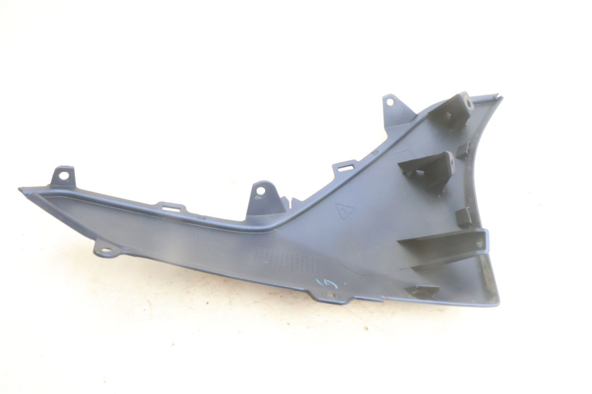 photo de UNTERBODEN LINKS YAMAHA N-MAX NMAX 125 (2021 - 2024) - Details der Befestigungspunkte