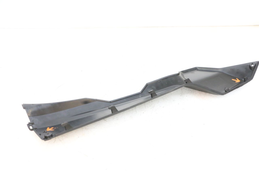 photo de LINKER UNTERE SCHWELLER SYM ORBIT III 3 4T 50 (2018 - 2021) - Oberflächenzustand und Material