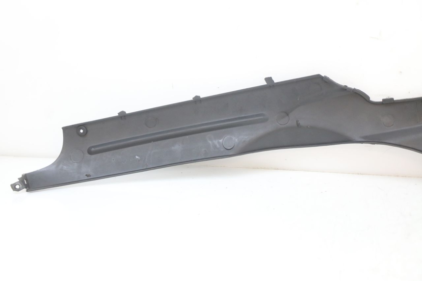 photo de LINKER UNTERE SEITENVERKLEIDUNG TNT MOTOR ROMA 10' 2T 50 (2011 - 2018) - Details der Befestigungspunkte