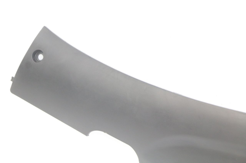 photo de LINKER UNTERE SEITENVERKLEIDUNG TNT MOTOR ROMA 10' 4T 50 (2019 - 2022) - Details der Befestigungspunkte