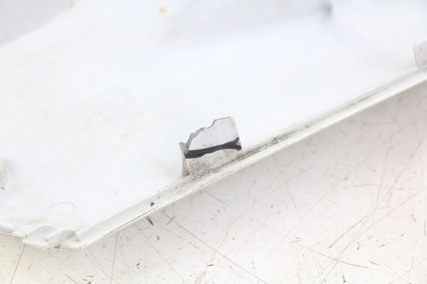 photo de LINKER UNTERE SEITENVERKLEIDUNG DAELIM S3 125 (2010 - 2017) - Technische Nahaufnahme