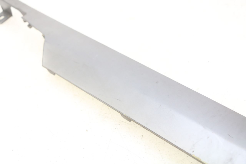 photo de LINKER UNTERE SEITENVERKLEIDUNG LVNENG S5 1 (2019 - 2023) - Zoom auf Gebrauchszustand