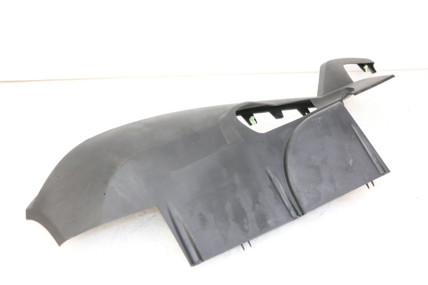 photo de UNTERBODEN LINKS PEUGEOT SATELIS COMPRESSOR K15 125 (2006 - 2009) - Details der Befestigungspunkte