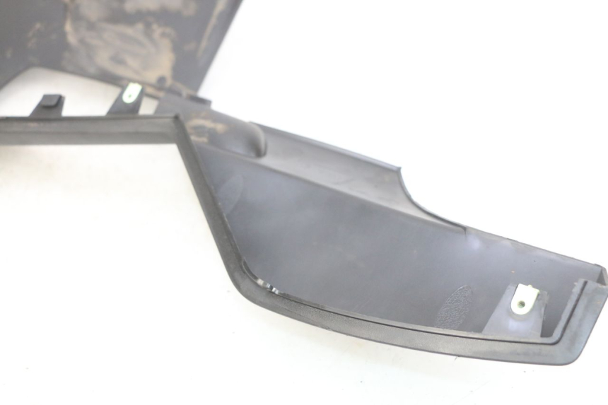 photo de LINKER UNTERE SEITENVERKLEIDUNG PEUGEOT SATELIS 125 (2010 - 2012) - Oberflächenzustand und Material