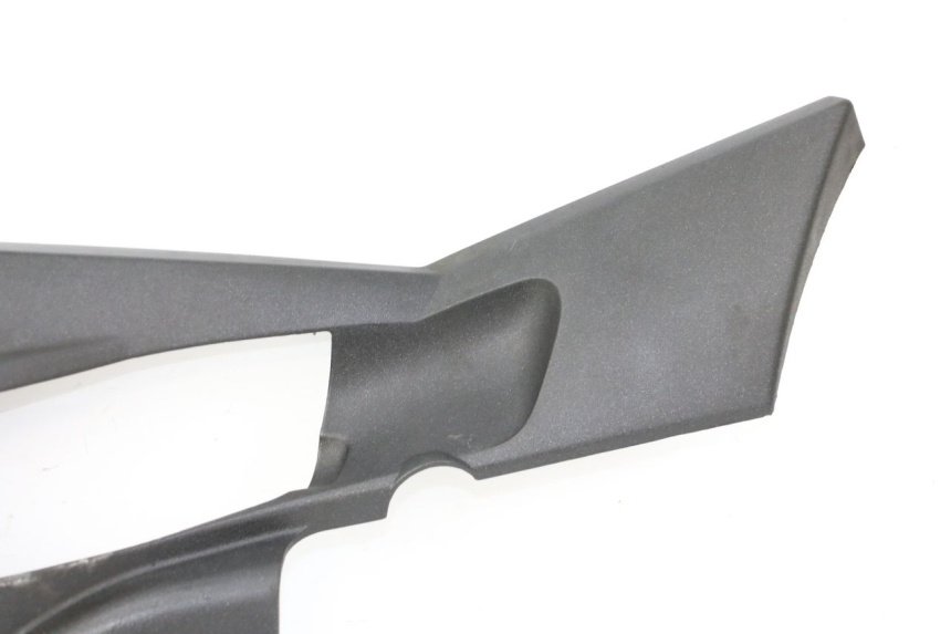 photo de UNTERBODEN LINKS PEUGEOT SATELIS 125 (2013 - 2018) - Kennzeichnungen und Originalreferenzen