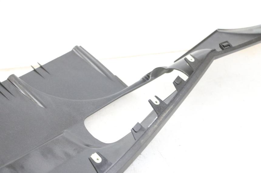 photo de UNTERBODEN LINKS PEUGEOT SATELIS 125 (2013 - 2018) - Oberflächenzustand und Material