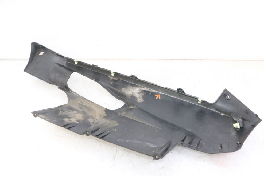 photo de UNTERBODEN LINKS PEUGEOT SATELIS 125 (2013 - 2018) - Details der Befestigungspunkte