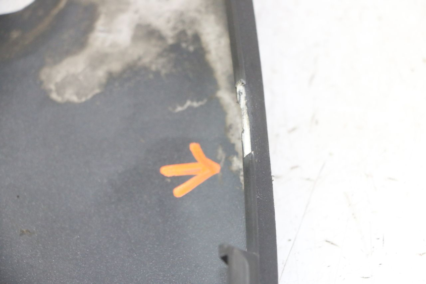 photo de UNTERBODEN LINKS PEUGEOT SATELIS 125 (2013 - 2018) - Oberflächenzustand und Material