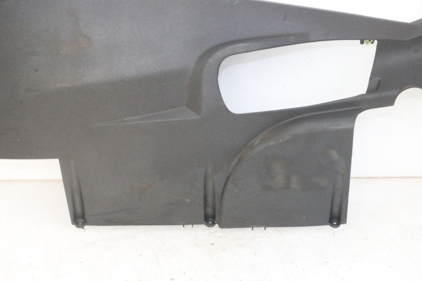 photo de UNTERBODEN LINKS PEUGEOT SATELIS 125 (2013 - 2018) - Kennzeichnungen und Originalreferenzen