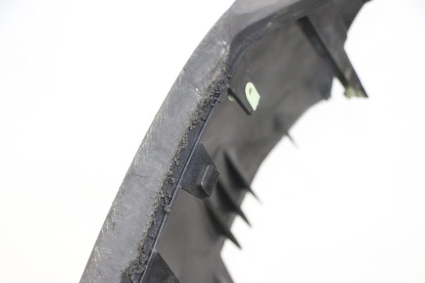 photo de UNTERBODEN LINKS PEUGEOT SATELIS 125 (2013 - 2018) - Detailansicht des Bauteils