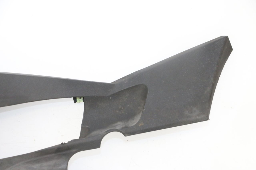 photo de UNTERBODEN LINKS PEUGEOT SATELIS 125 (2013 - 2018) - Hochauflösende Nahaufnahme