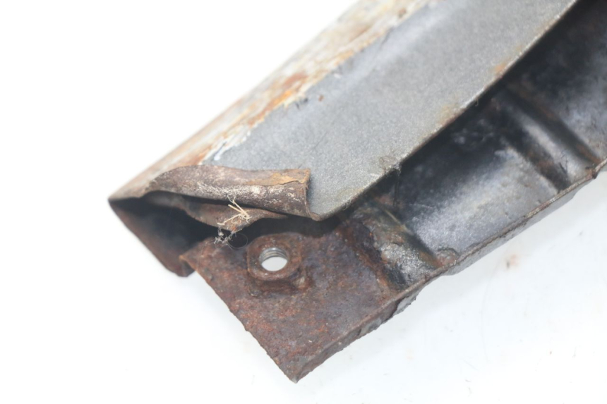 photo de UNTERBODEN LINKS PEUGEOT SC 50 (1988 - 1992) - Details der Befestigungspunkte