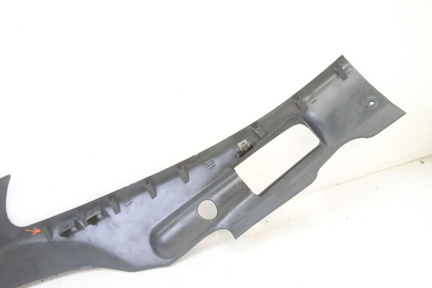 photo de UNTERBODEN LINKS PIAGGIO SUPER LX 125 (2000 - 2003) - Details der Befestigungspunkte