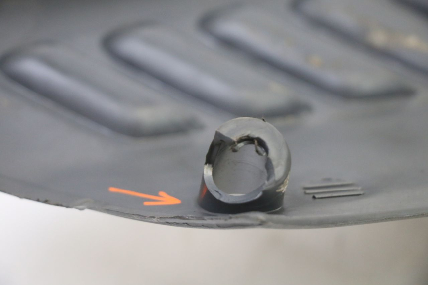 photo de UNTERBODEN LINKS PIAGGIO SUPER LX 125 (2000 - 2003) - Oberflächenzustand und Material