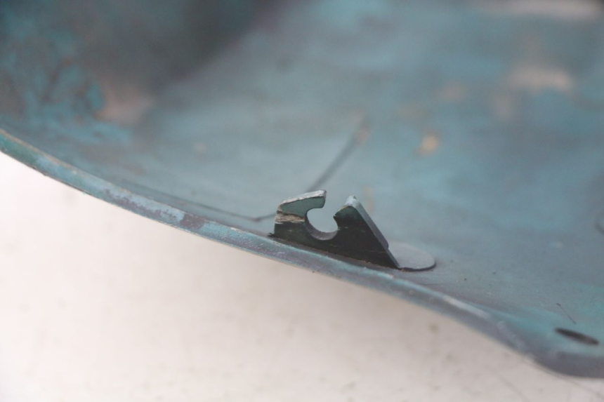 photo de LINKER UNTERE SEITENVERKLEIDUNG PEUGEOT SV 125 (1991 - 1994) - Detailansicht des Bauteils