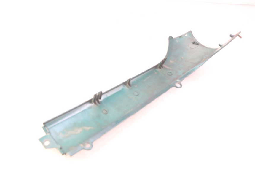 photo de LINKER UNTERE SEITENVERKLEIDUNG PEUGEOT SV 125 (1991 - 1994) - Zoom auf Gebrauchszustand