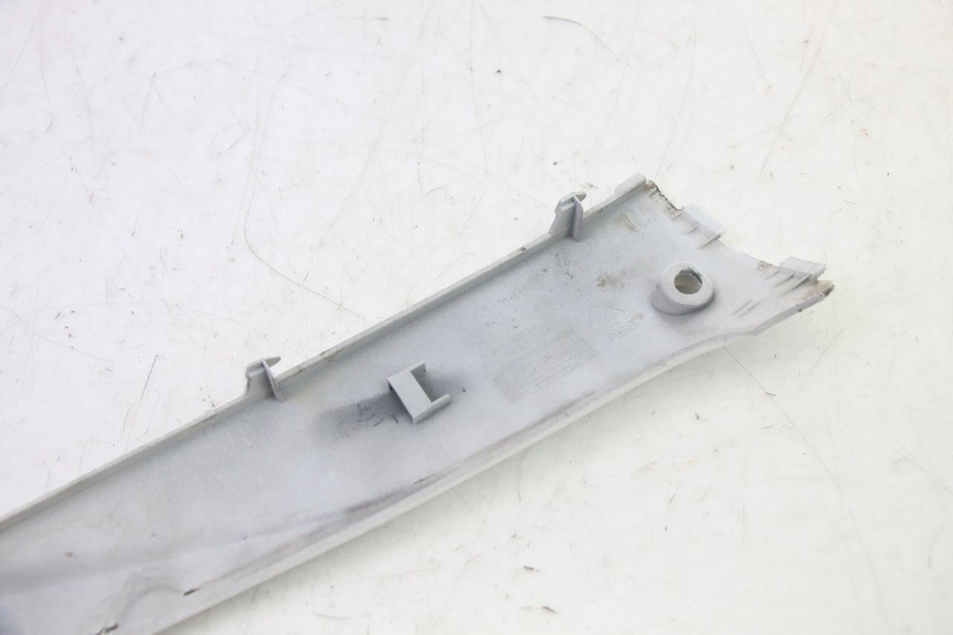 photo de UNTERBODEN LINKS PEUGEOT TWEET PRO EFI 4T 50 (2021 - 2022) - Kennzeichnungen und Originalreferenzen