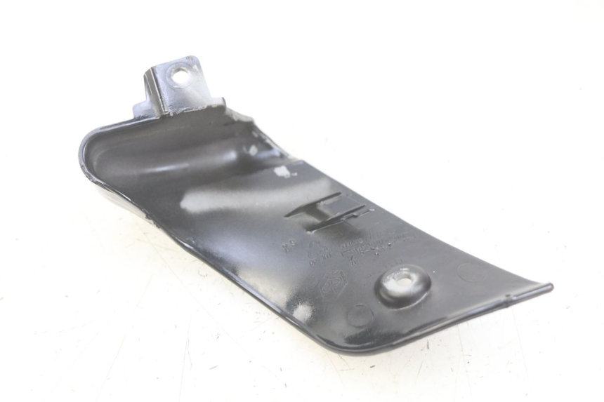 photo de LINKER UNTERE SEITENVERKLEIDUNG PIAGGIO VESPA GTS SUPER IE 125 (2009 - 2016) - Zoom auf Gebrauchszustand