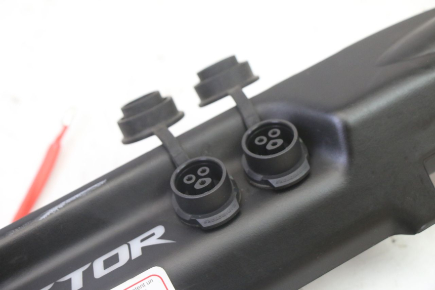 photo de LINKS UNTERE KAROSSERIE DUALTRON VICTOR LIMITED 1 - Technische Nahaufnahme