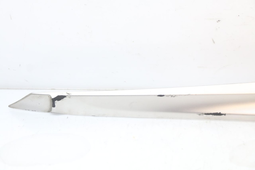 photo de LINKER UNTERE SEITENVERKLEIDUNG YAMAHA XMAX X-MAX ABS 125 (2017 - 2020) - Detailansicht des Bauteils