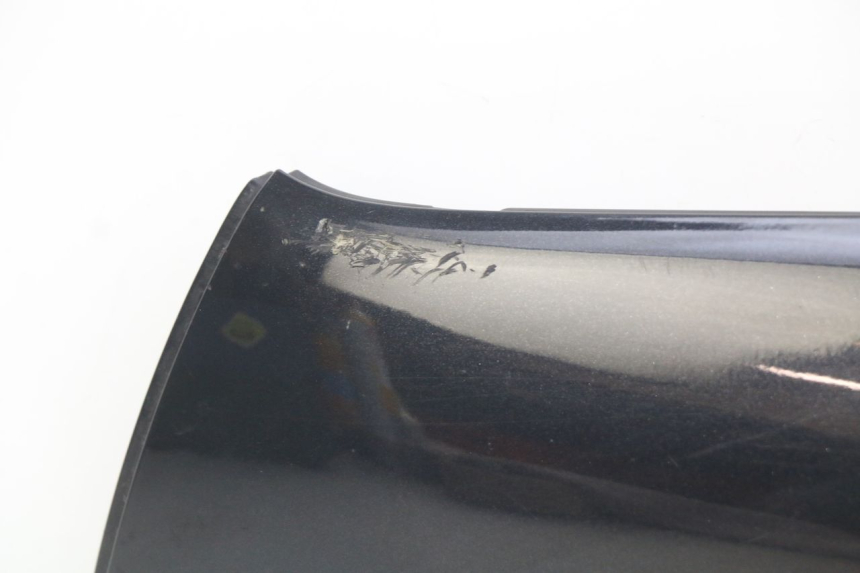 photo de LINKER UNTERE SEITENVERKLEIDUNG PIAGGIO X8 125 (2004 - 2007) - Details der Befestigungspunkte