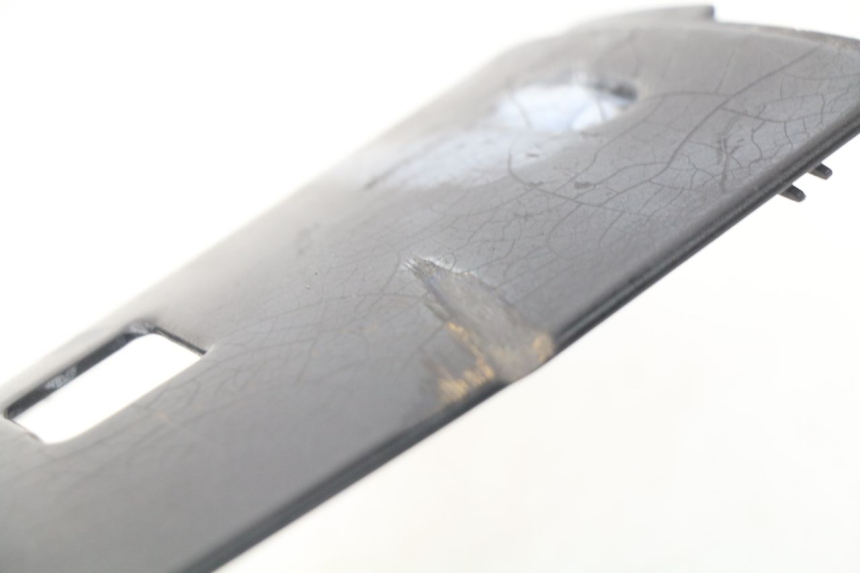 photo de UNTERBODEN LINKS YAMAHA YP MAJESTY 125 (1998 - 2001) - Detailansicht des Bauteils