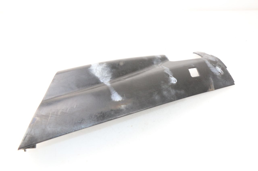 photo de UNTERBODEN LINKS YAMAHA YP MAJESTY 125 (1998 - 2001) - Details der Befestigungspunkte