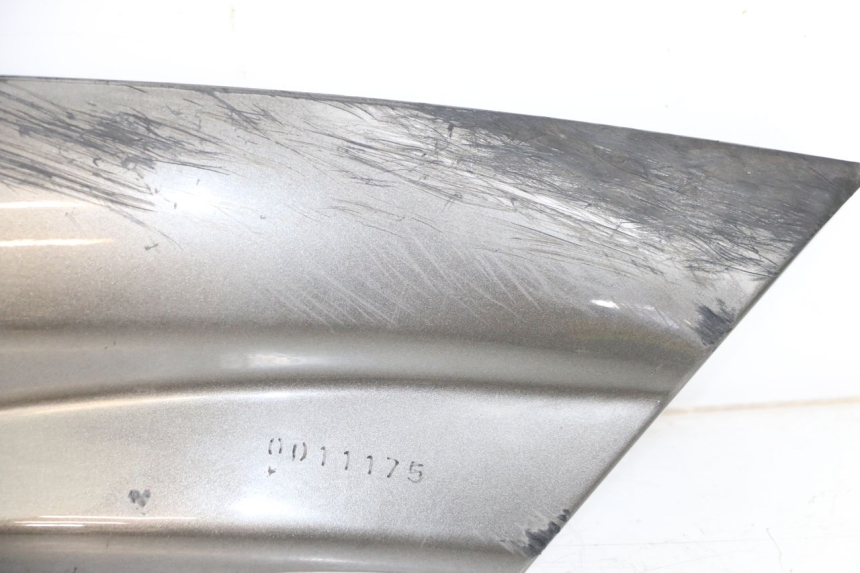 photo de UNTERBODEN LINKS YAMAHA YP MAJESTY 125 (2002 - 2006) - Details der Befestigungspunkte