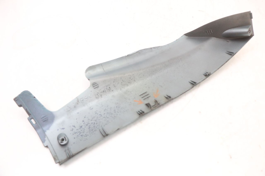 photo de UNTERBODEN LINKS YAMAHA YP MAJESTY 125 (2002 - 2006) - Details der Befestigungspunkte