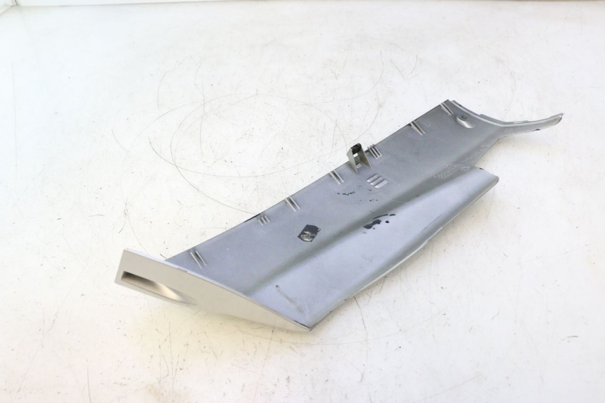 photo de UNTERBODEN LINKS YAMAHA YP MAJESTY 125 (2002 - 2006) - Technische Nahaufnahme