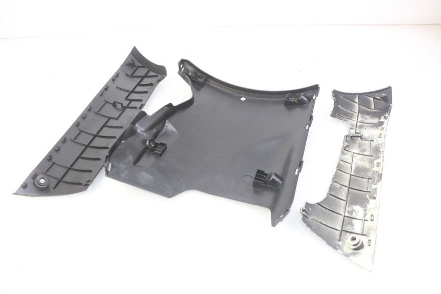 photo de UNTERFAHRSCHUTZ PEUGEOT KISBEE 2T 50 (2010 - 2017) - Technische Nahaufnahme