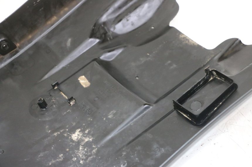 photo de UNTERBODEN MBK BOOSTER SPIRIT NAKED 50 (2004 - 2017) - Detailansicht des Bauteils