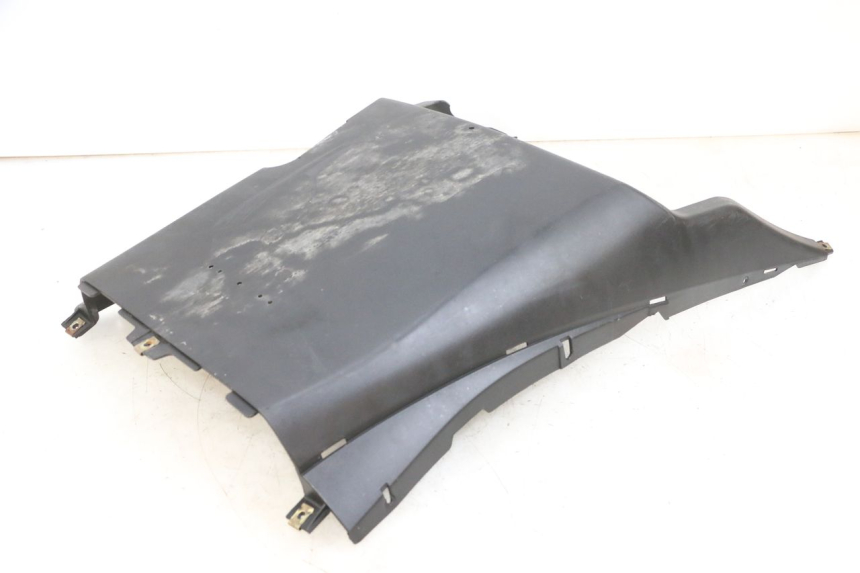 photo de UNTERBODEN EFUN PUSA 1 - Oberflächenzustand und Material