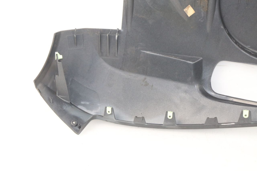 photo de UNTERBODEN PEUGEOT SATELIS 300 (2012 - 2015) - Hochauflösende Nahaufnahme