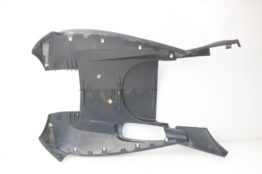 photo de UNTERBODEN PEUGEOT SATELIS 300 (2012 - 2015) - Detaillierte Sichtprüfung