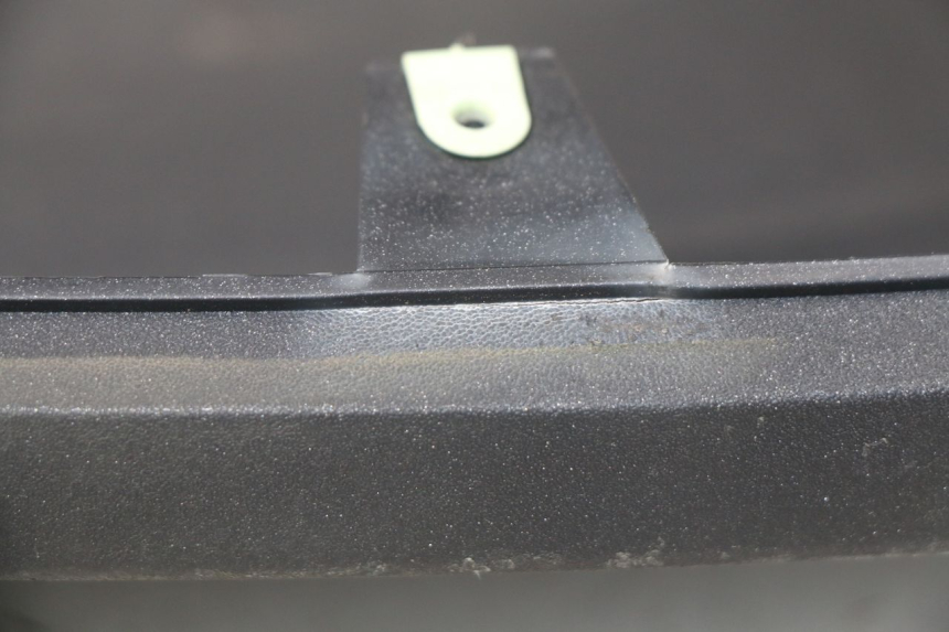 photo de UNTERBODEN PEUGEOT SATELIS 300 (2012 - 2015) - Zoom auf Gebrauchszustand