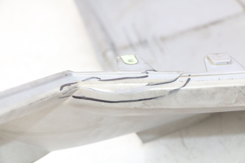 photo de UNTERBODEN PEUGEOT SATELIS 125 (2010 - 2012) - Detailansicht des Bauteils