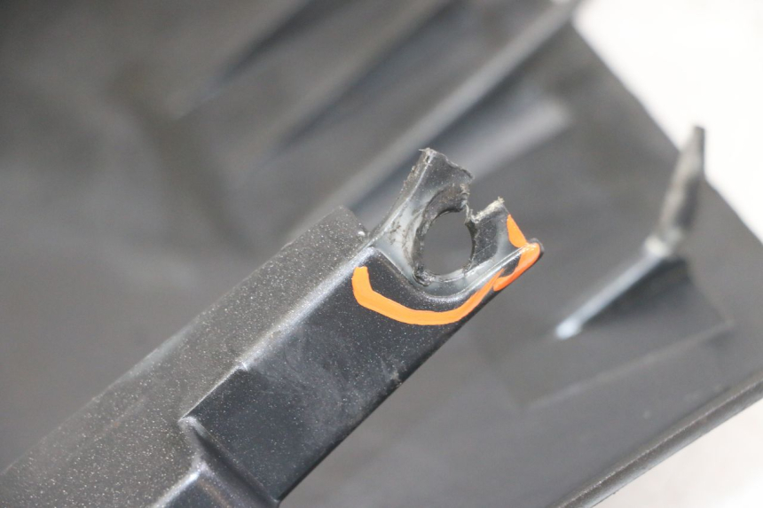 photo de UNTERBODEN PEUGEOT SATELIS 125 (2013 - 2018) - Charakteristische Merkmale