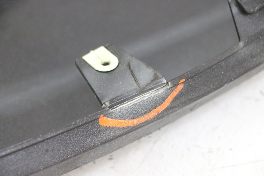 photo de UNTERBODEN PEUGEOT SATELIS 125 (2013 - 2018) - Zoom auf Komponenten