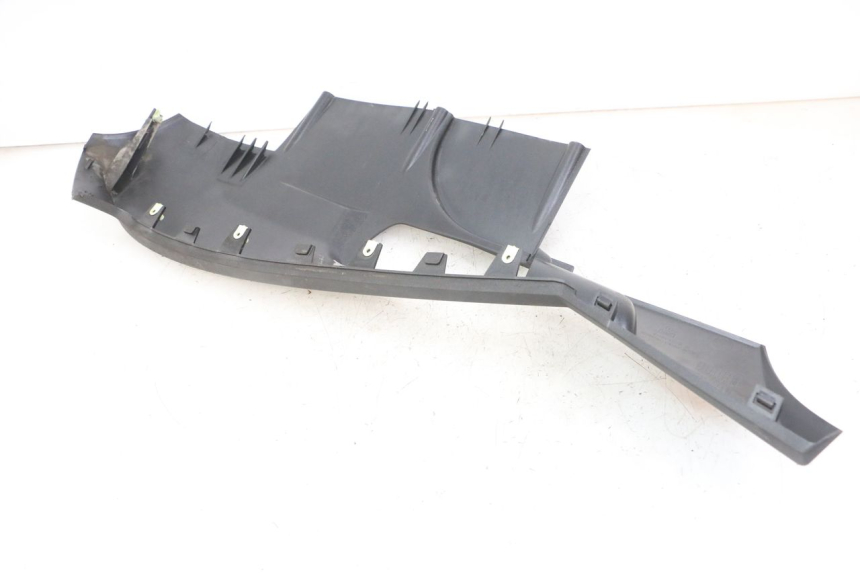 photo de UNTERBODEN PEUGEOT SATELIS 125 (2013 - 2018) - Fokus auf die Struktur