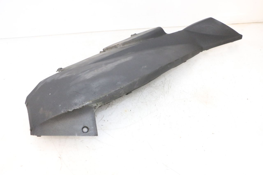 photo de UNTERBODEN PEUGEOT SATELIS 125 (2013 - 2018) - Fokus auf die Struktur