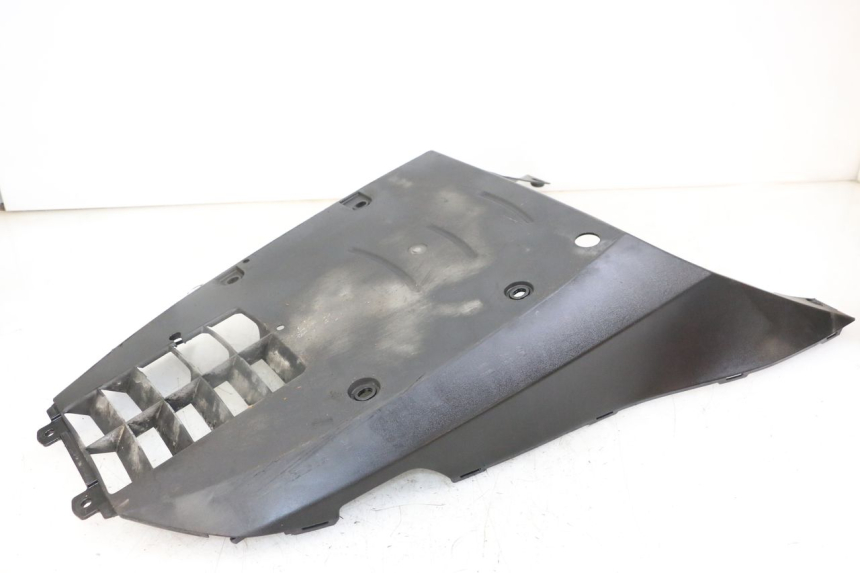 photo de UNTERBODEN SUZUKI BURGMAN 125 (2018 - 2021) - Details der Befestigungspunkte