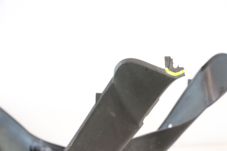 photo de UNTERBODEN PEUGEOT TREKKER 50 (1995 - 2004) - Detailansicht des Bauteils