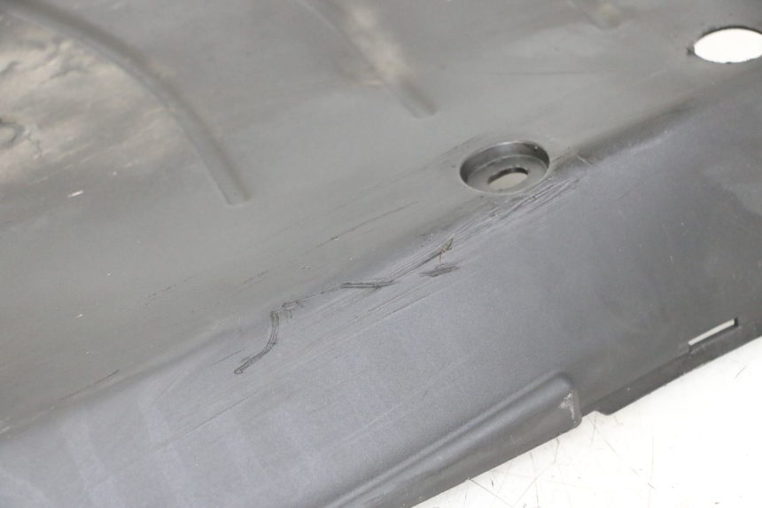 photo de UNTERBODEN SUZUKI UH BURGMAN 125 (2002 - 2006) - Details der Befestigungspunkte