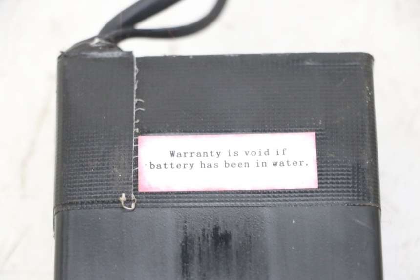 photo de BATTERIE URBANGLIDE 100XS 1 - Technische Nahaufnahme