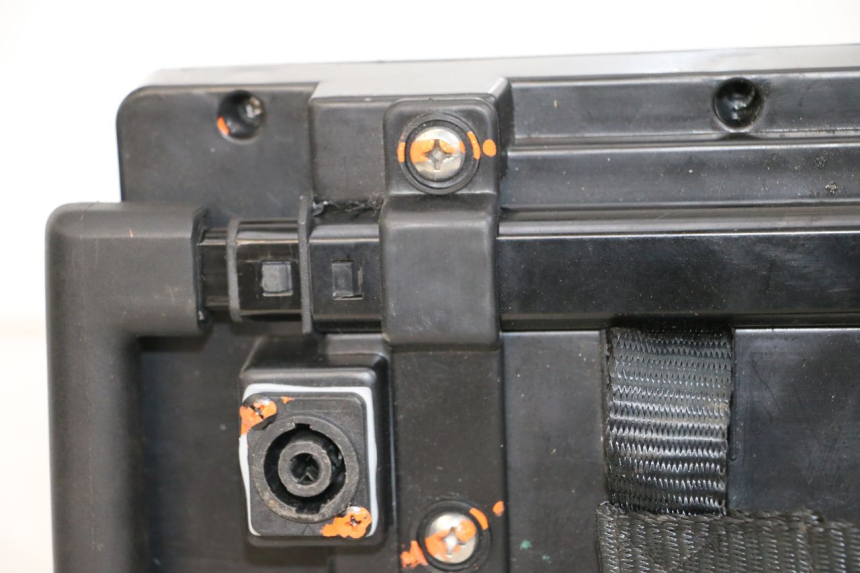 photo de BATTERIE E-MAX 80L 1 (2011 - 2014) - Details der Befestigungspunkte