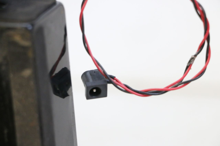 photo de BATTERIE SEGWAY NINEBOT E2 1 - Details der Befestigungspunkte